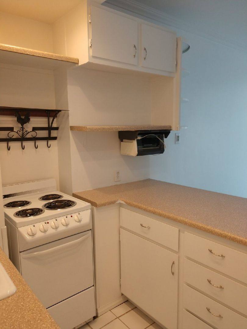 Apartment for rent at 665 Camino Real #4, Palm Springs, CA 92264