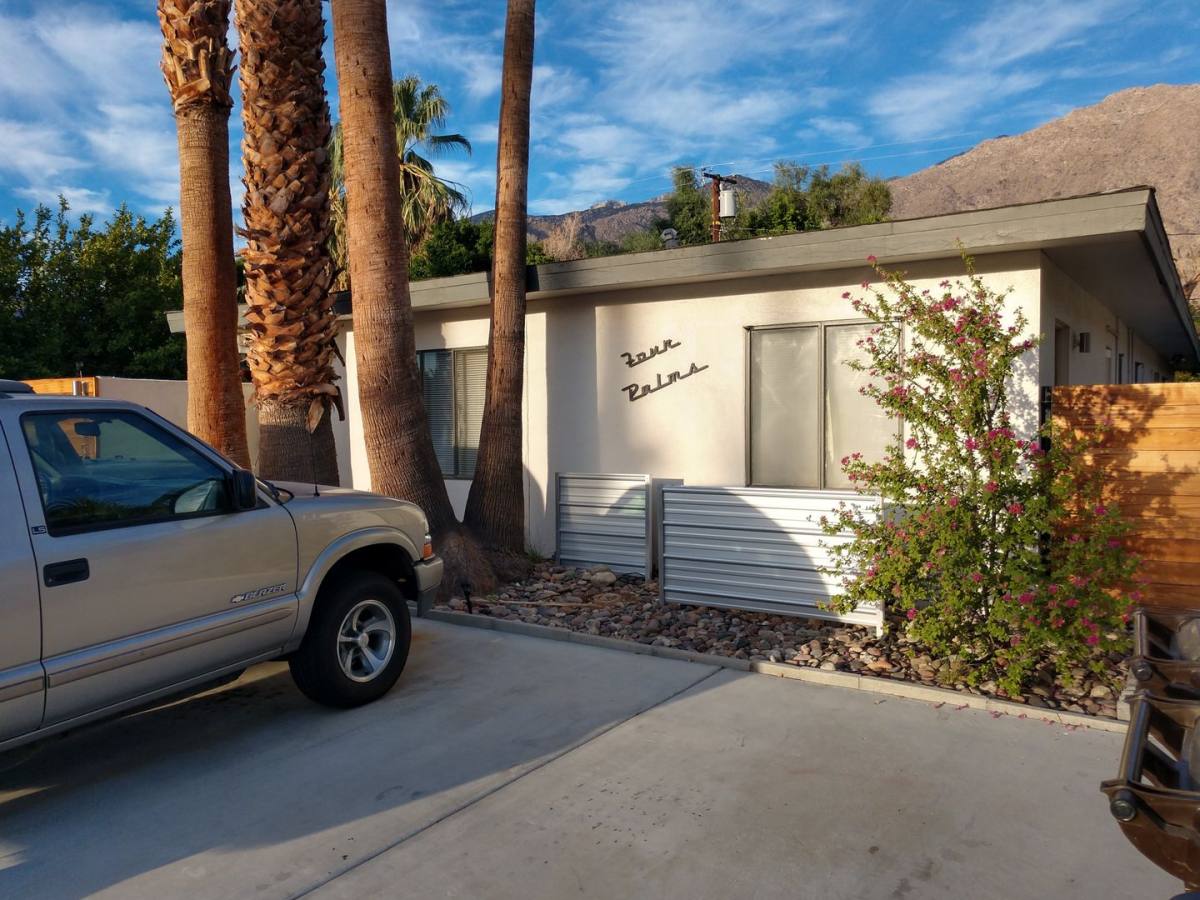 Apartment for rent at 665 Camino Real #4, Palm Springs, CA 92264