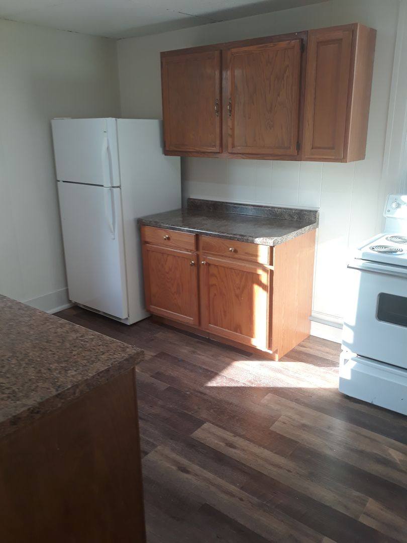 House for rent at 1022-2 Conklin Hill Dr, Syracuse, IN 46567