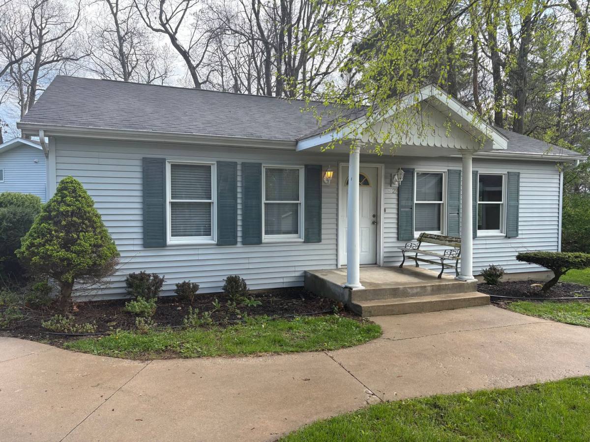 House for rent at 1022-2 Conklin Hill Dr, Syracuse, IN 46567