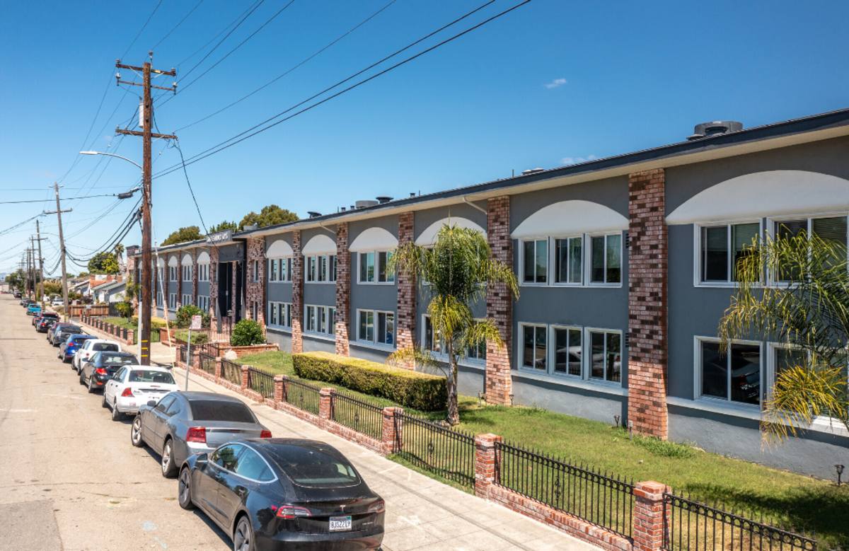 Apartment for rent at 10410 Foothill Blvd, Oakland, CA 94605