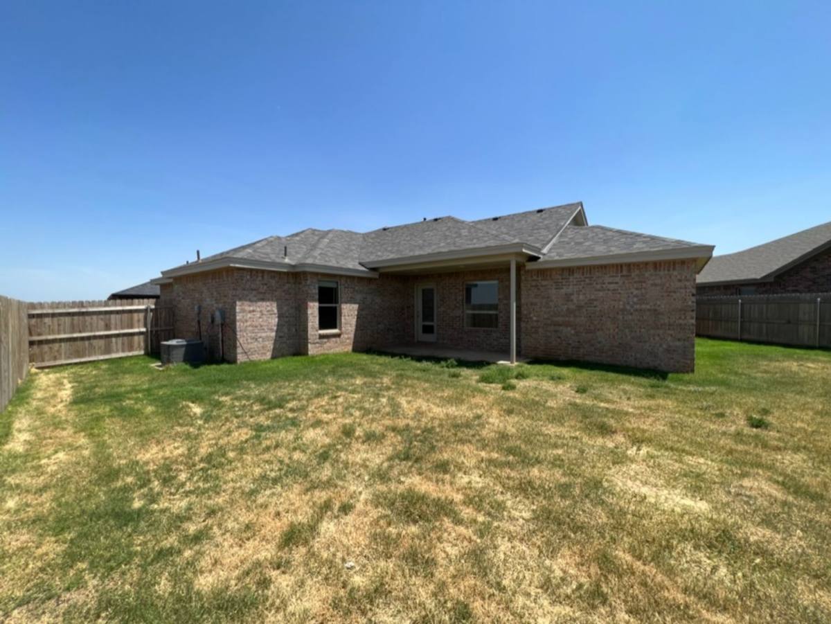 Apartment for rent at 1401 17th St, Shallowater, TX 79363