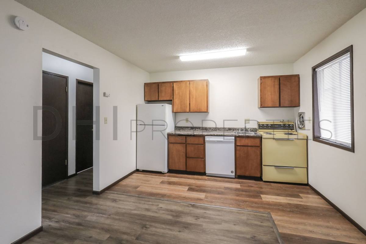 Apartment for rent at 852-862 8th Ave, Longview, WA 98632