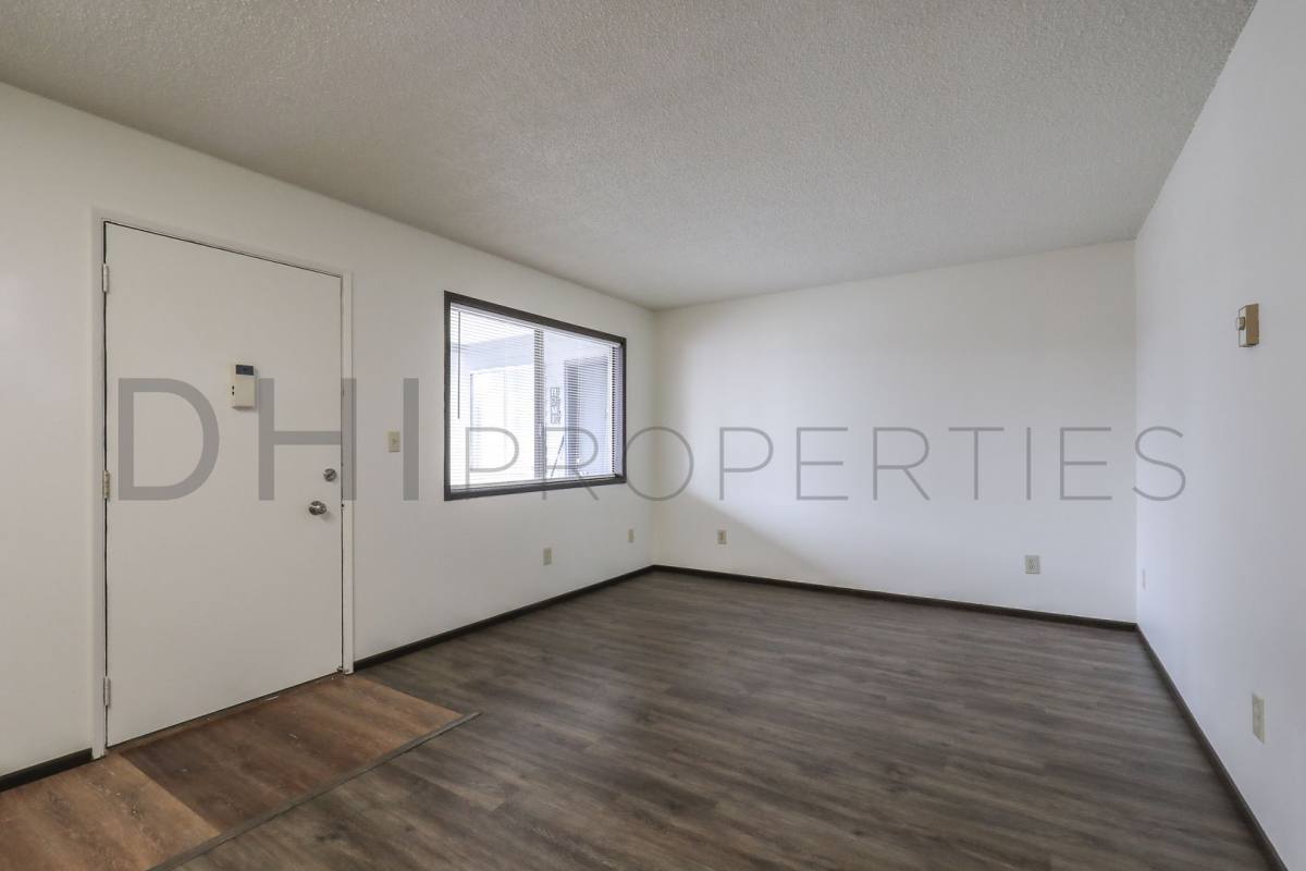 Apartment for rent at 852-862 8th Ave, Longview, WA 98632
