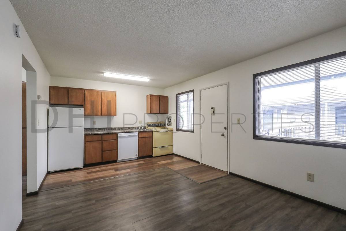 Apartment for rent at 852-862 8th Ave, Longview, WA 98632