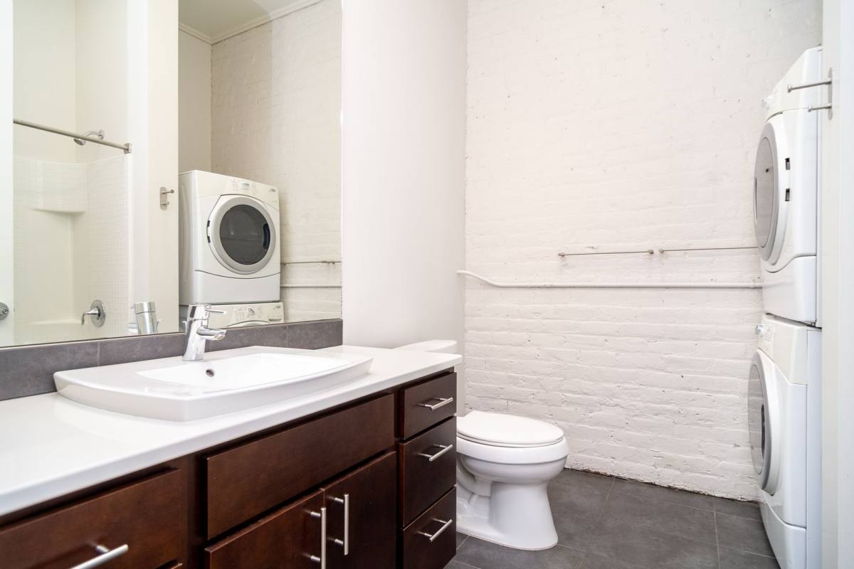 Apartment for rent at 141 W Broadway, Council Bluffs, IA 51503