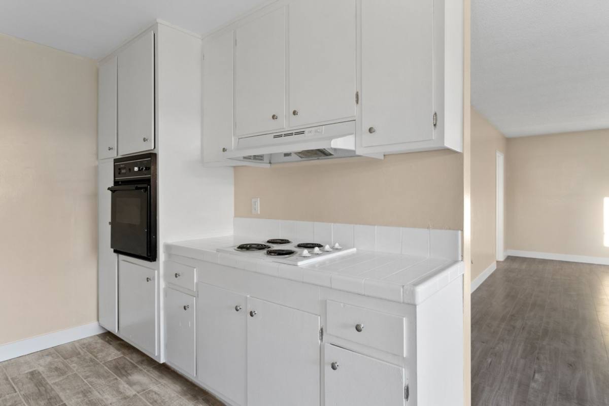 Apartment for rent at 18400 Collins St, Tarzana, CA 91356