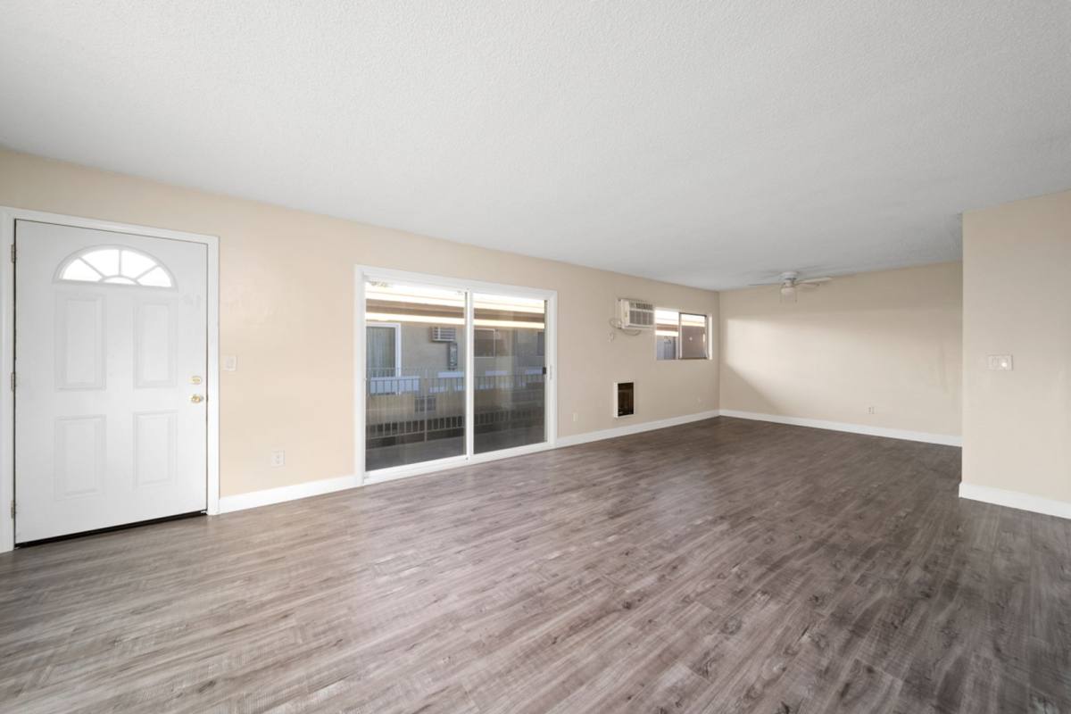 Apartment for rent at 18400 Collins St, Tarzana, CA 91356