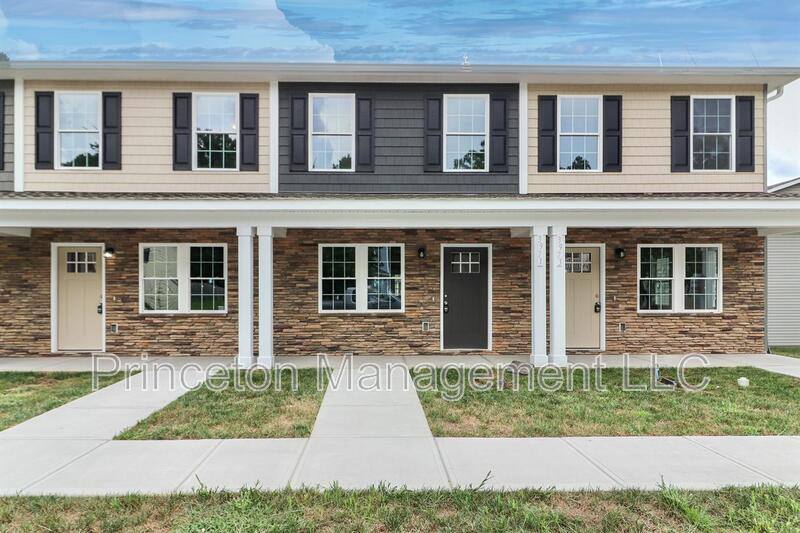 Townhouse for rent at 3971 Newhall Dr NW, Hickory, NC 28601