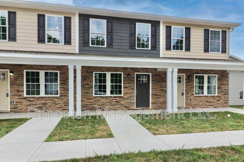 Townhouse for rent at 3971 Newhall Dr NW, Hickory, NC 28601