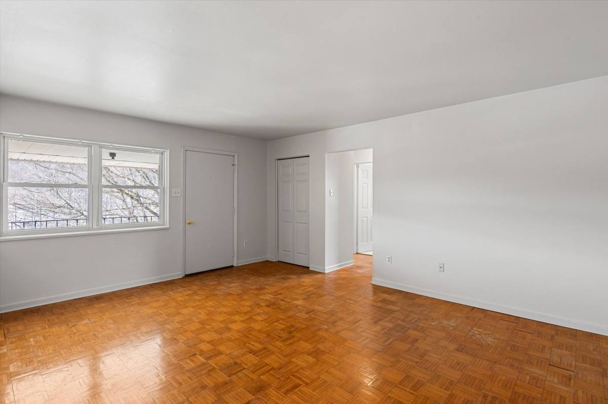 Apartment for rent at 1 Stoneybrook Rd, Clarksburg, WV 26301