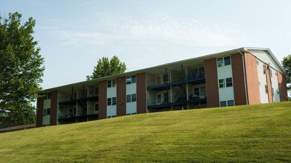 Apartment for rent at 1 Stoneybrook Rd, Clarksburg, WV 26301