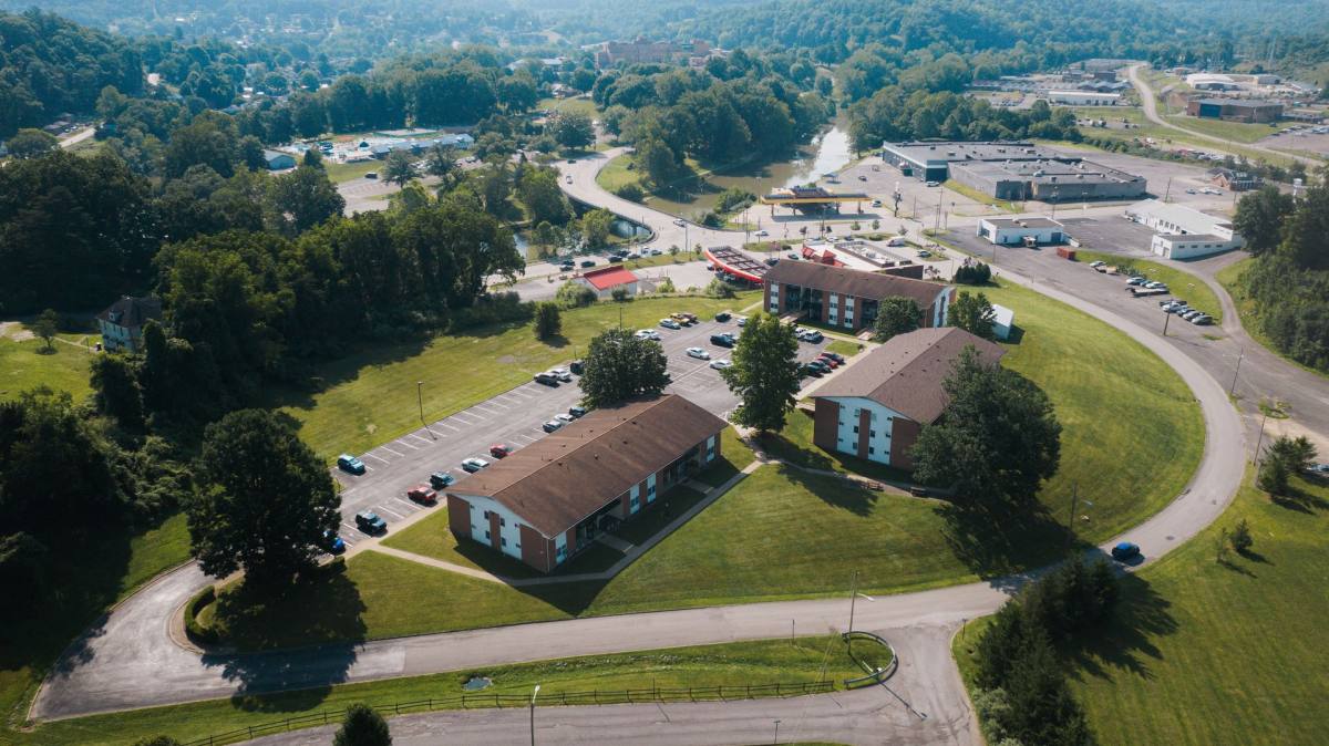 Apartment for rent at 1 Stoneybrook Rd, Clarksburg, WV 26301