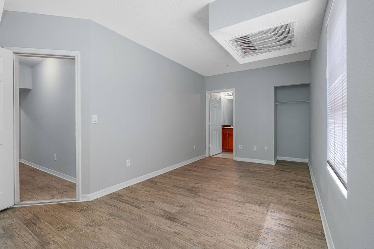 Apartment for rent at 5709 Las Ventanas Dr, Tampa, FL 33617