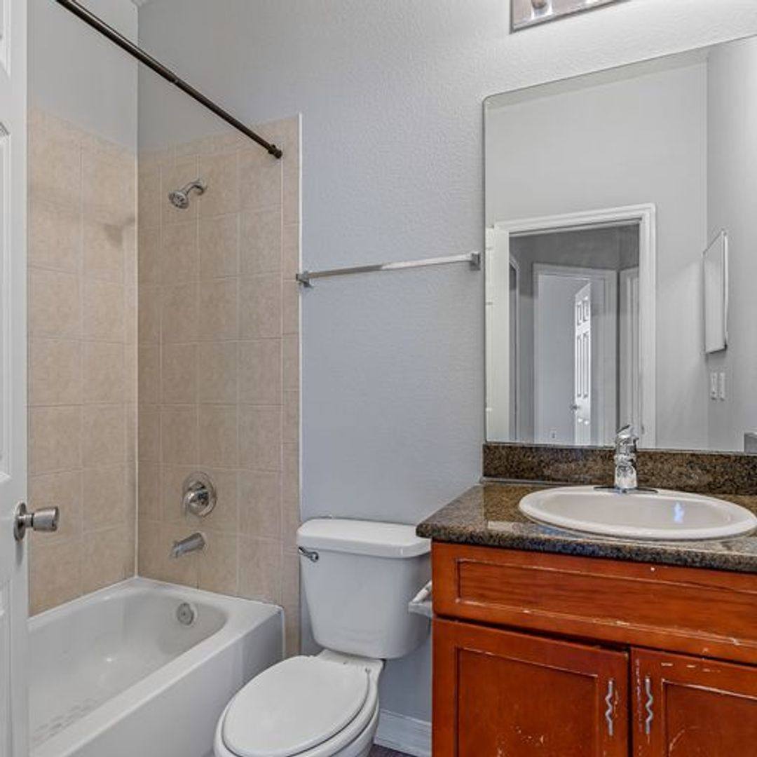 Apartment for rent at 5709 Las Ventanas Dr, Tampa, FL 33617