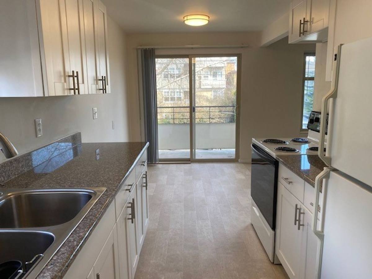 Apartment for rent at 570 Ward St, Seattle, WA 98109
