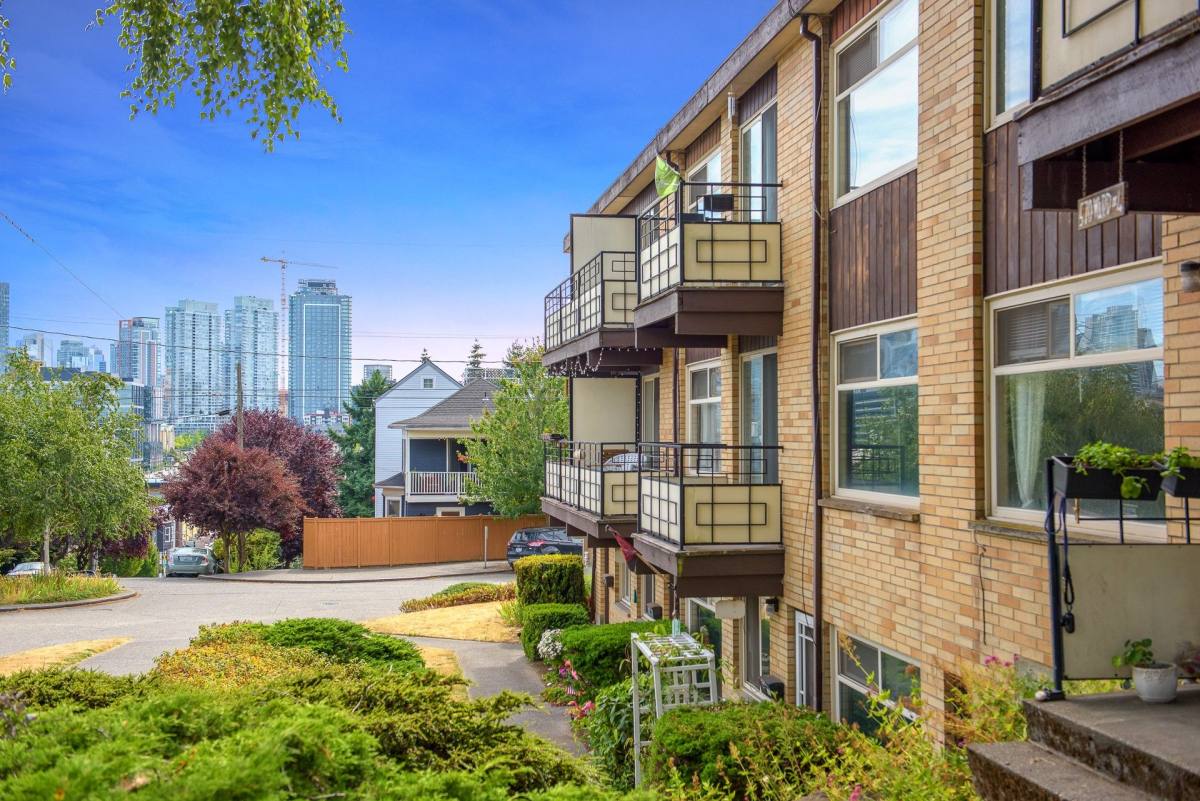 Apartment for rent at 570 Ward St, Seattle, WA 98109