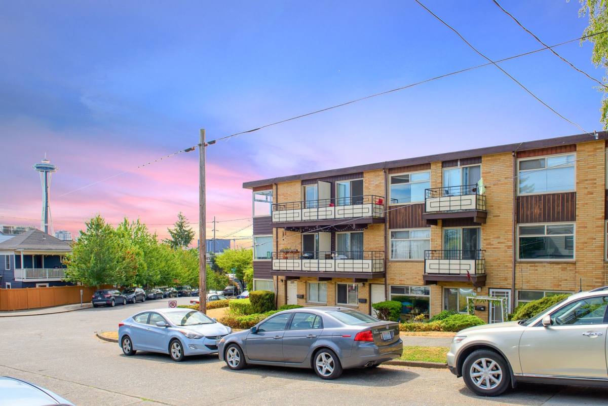 Apartment for rent at 570 Ward St, Seattle, WA 98109
