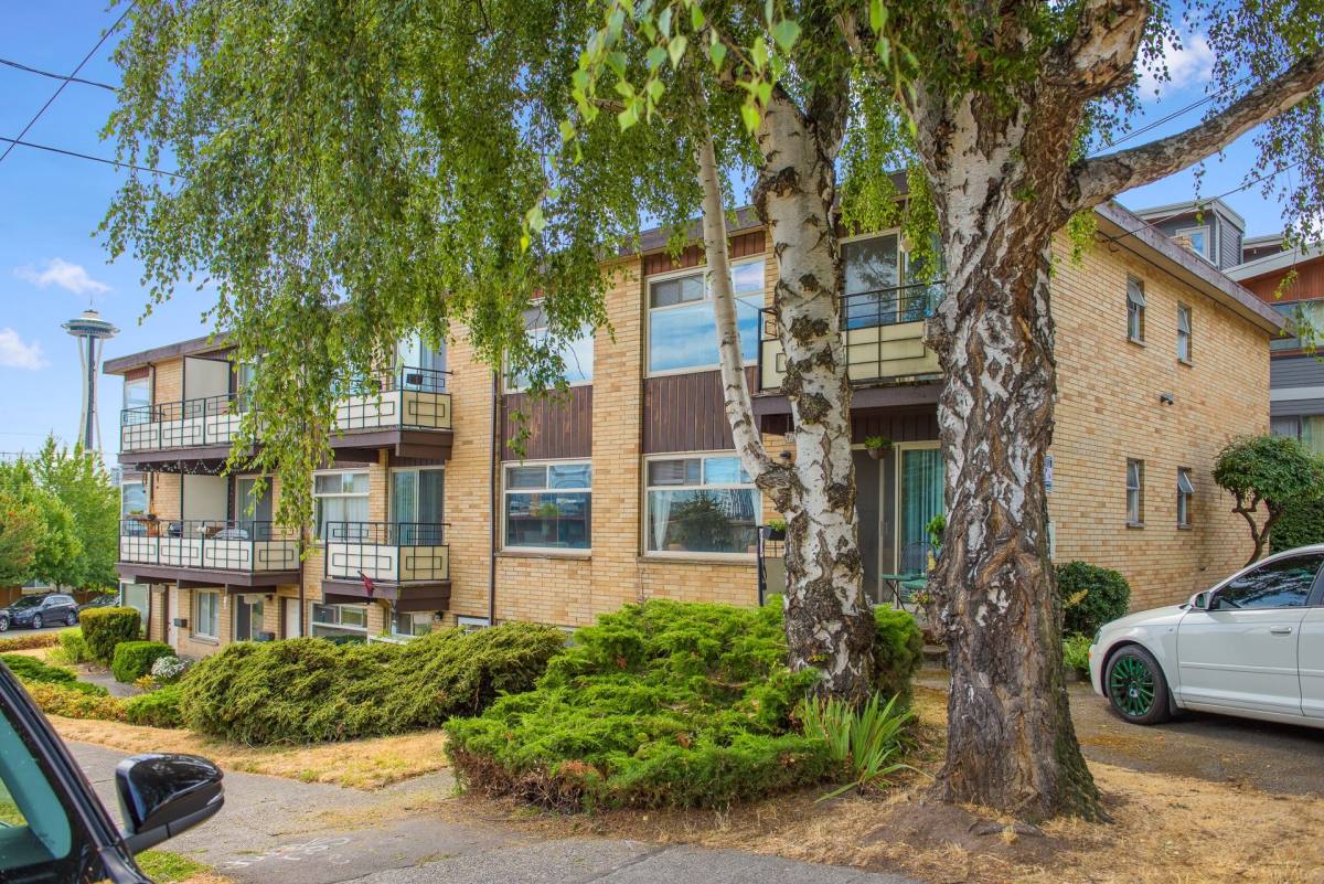 Apartment for rent at 570 Ward St, Seattle, WA 98109
