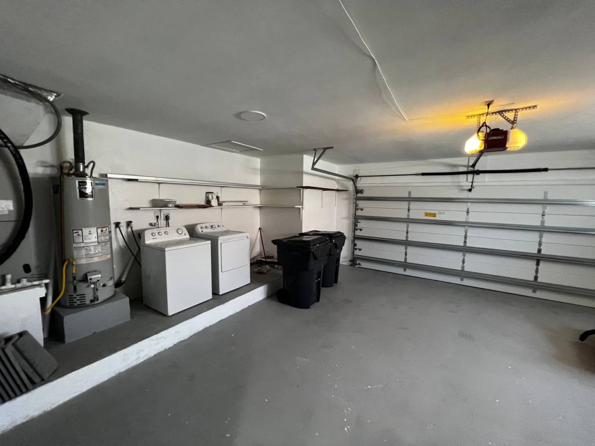 House for rent at 707 N 11 Ave, Hollywood, FL 33019