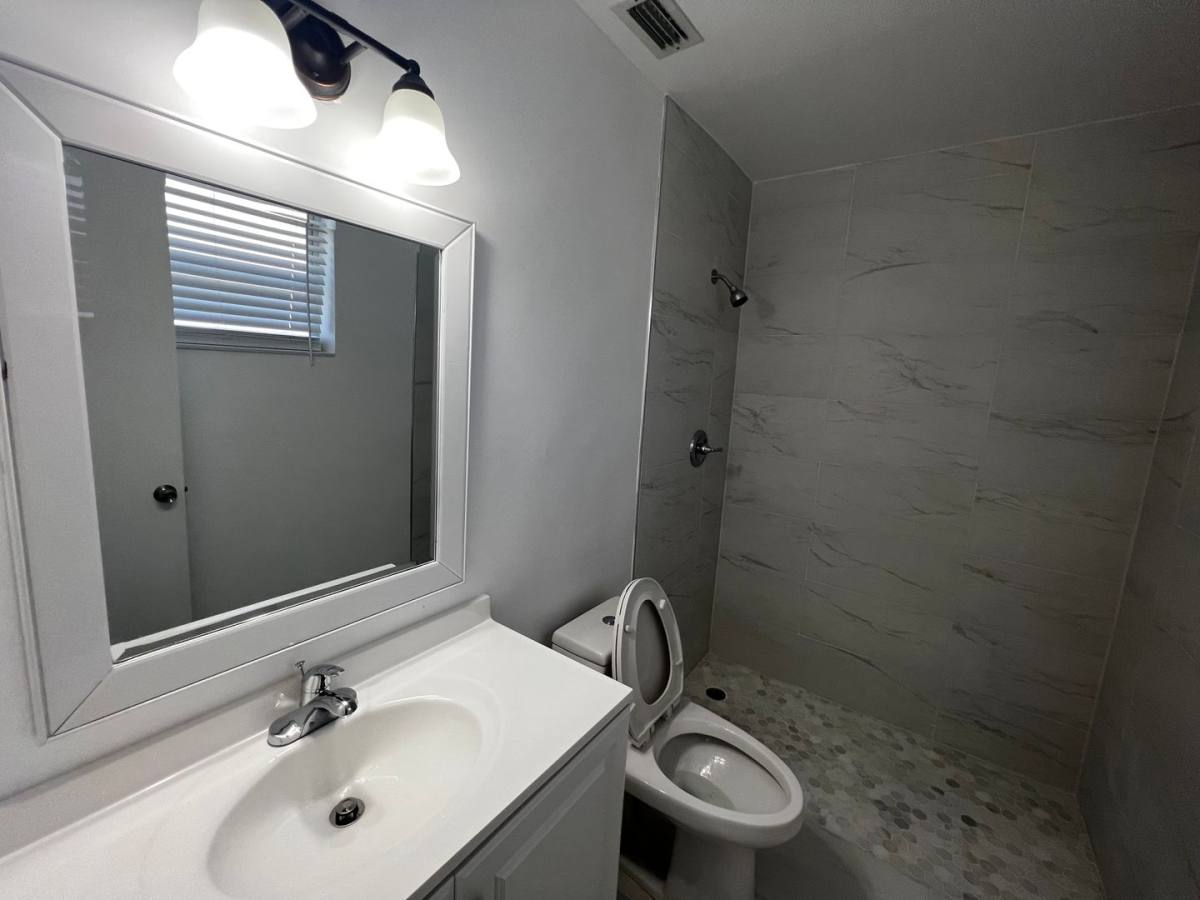 House for rent at 707 N 11 Ave, Hollywood, FL 33019