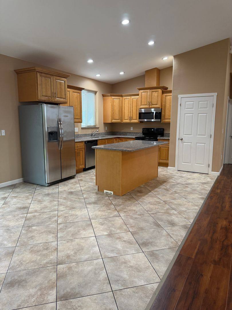 House for rent at 215 N Wellington St, Moses Lake, WA 98837