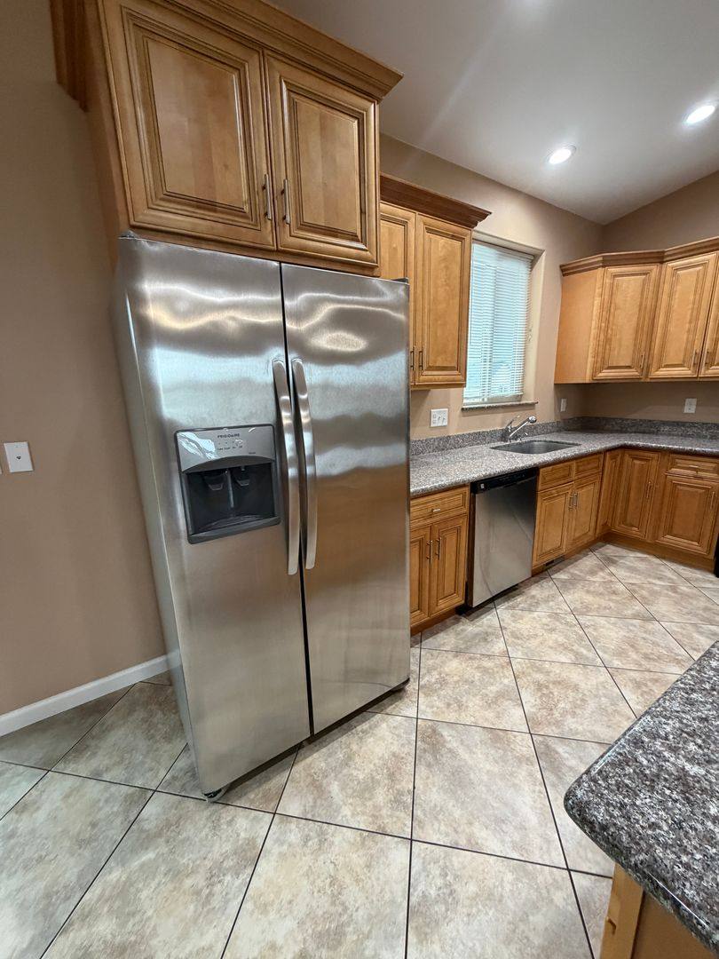 House for rent at 215 N Wellington St, Moses Lake, WA 98837