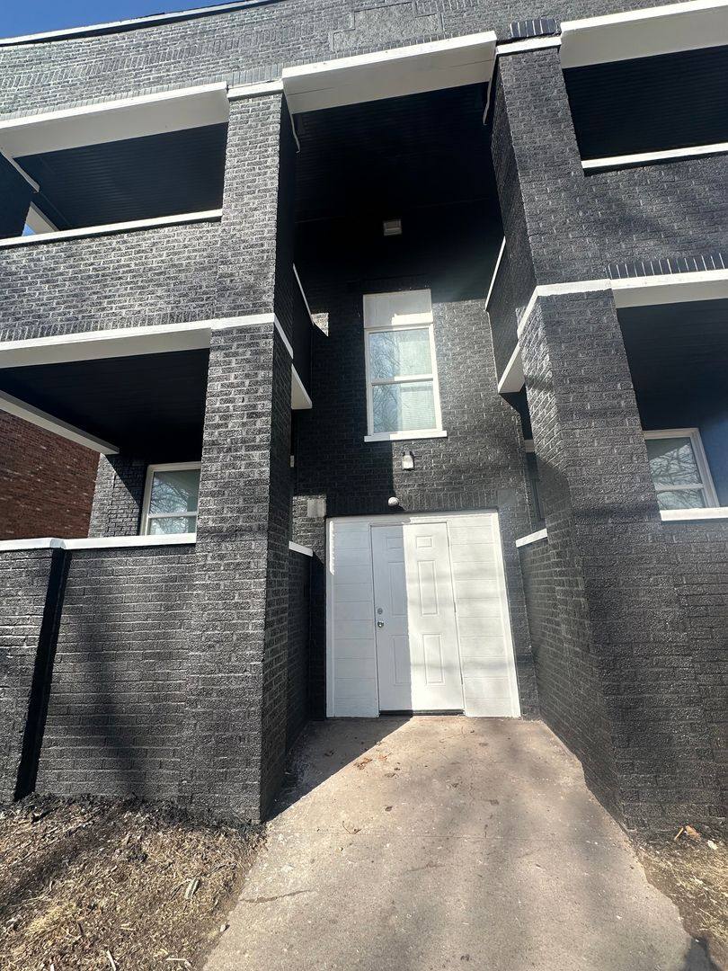 Apartment for rent at 4926 E Washington St, Indianapolis, IN 46201