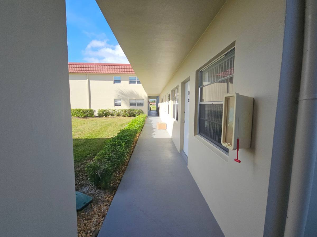 Apartment for rent at 33 Pine Arbor Lane, Vero Beach, FL 32962