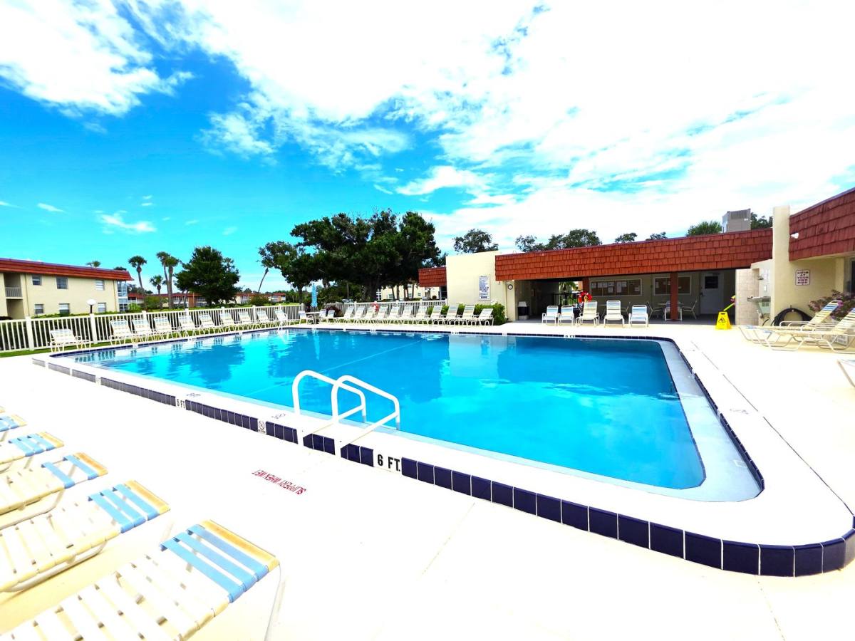Apartment for rent at 33 Pine Arbor Lane, Vero Beach, FL 32962