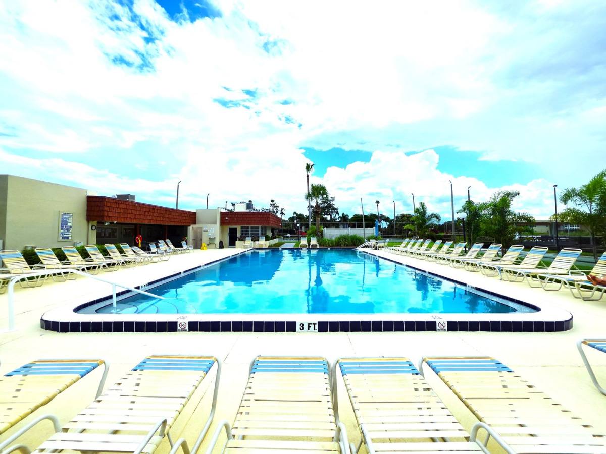 Apartment for rent at 33 Pine Arbor Lane, Vero Beach, FL 32962