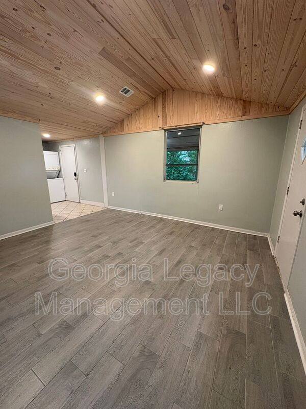 House for rent at 2538 Cleveland Rd, Bogart, GA 30622