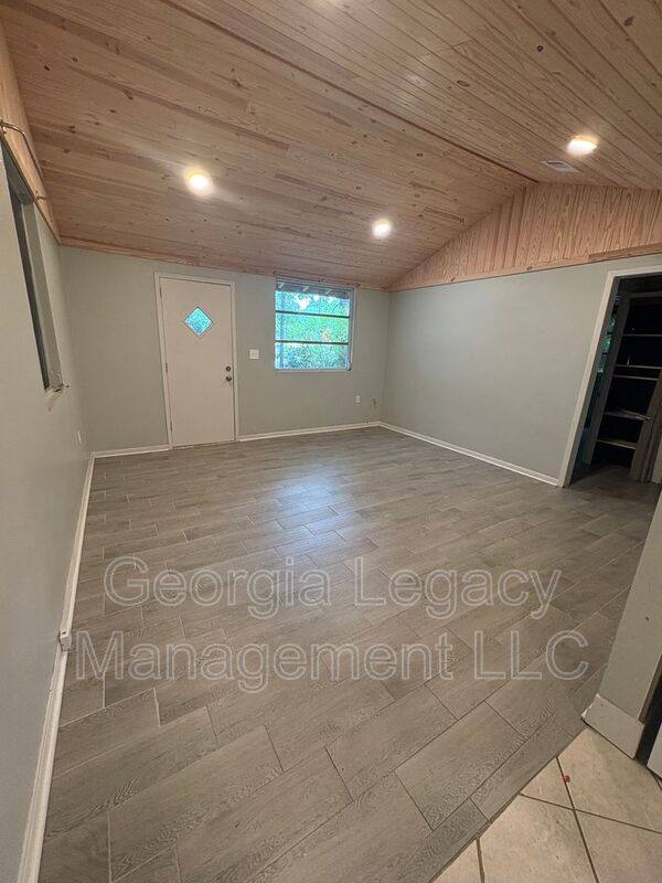 House for rent at 2538 Cleveland Rd, Bogart, GA 30622