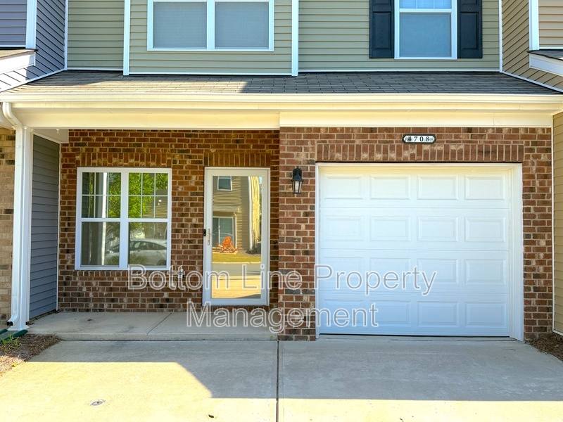 Townhouse for rent at 4708 Pepperstone Lane, Charlotte, NC 28269