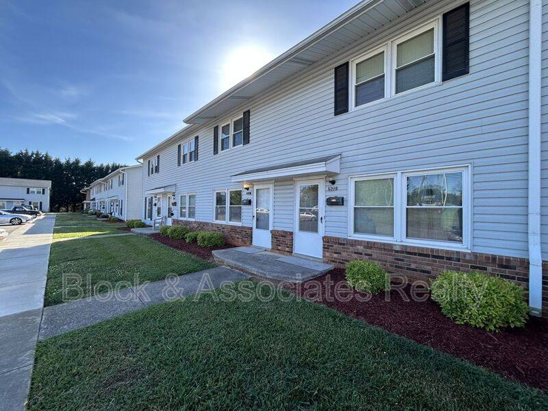 House for rent at 522 S Cherry St, Kernersville, NC 27284
