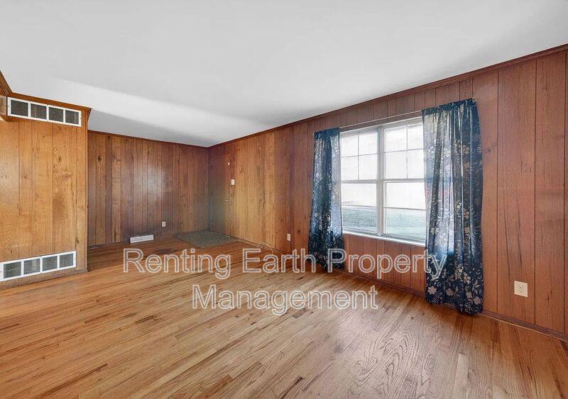 House for rent at 8908 Scottdale Ave, Saint Louis, MO 63136