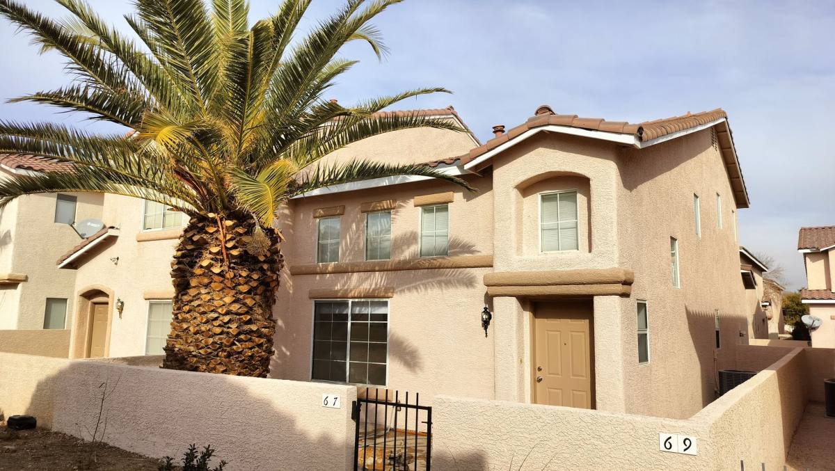 Townhouse for rent at 67 Belle Maison, Las Vegas, NV 89123