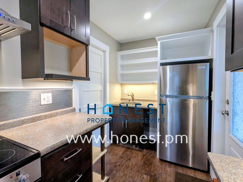 Apartment for rent at 18 Warren St #3, Hallowell, ME 04347