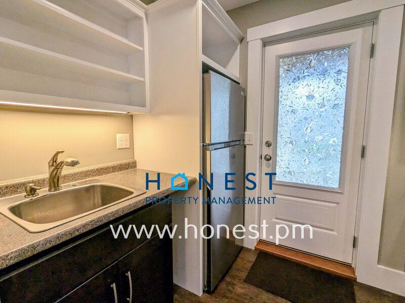 Apartment for rent at 18 Warren St #3, Hallowell, ME 04347