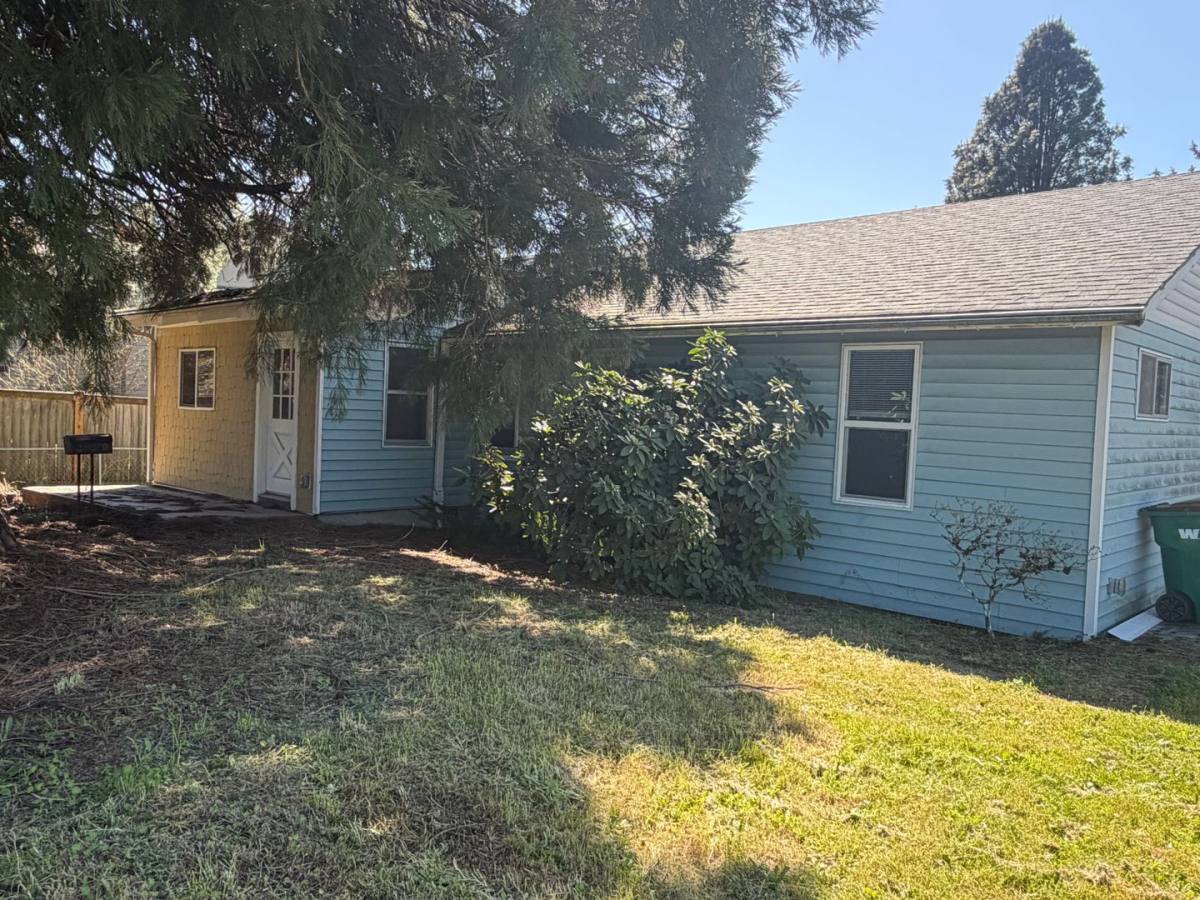House for rent at 1909 N Springbrook Rd, Newberg, OR 97132