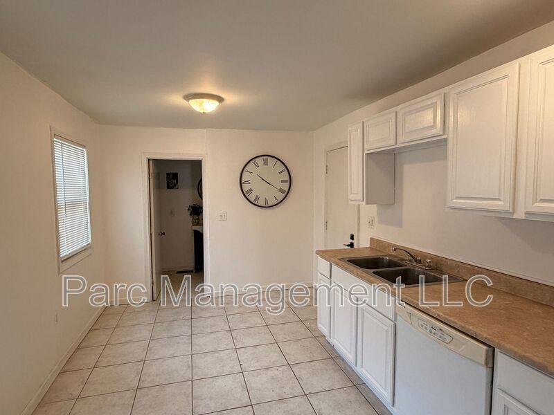 House for rent at 91 Waterly Ave, Waterford, MI 48328