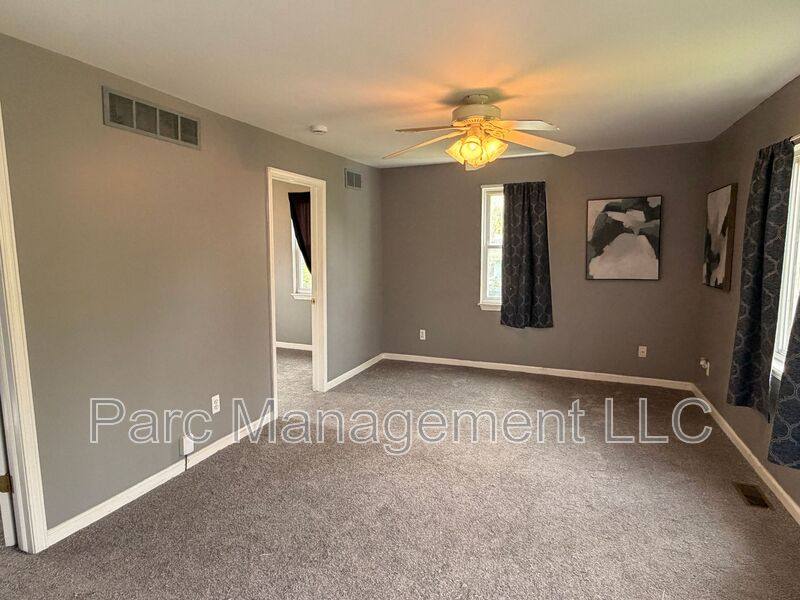House for rent at 91 Waterly Ave, Waterford, MI 48328
