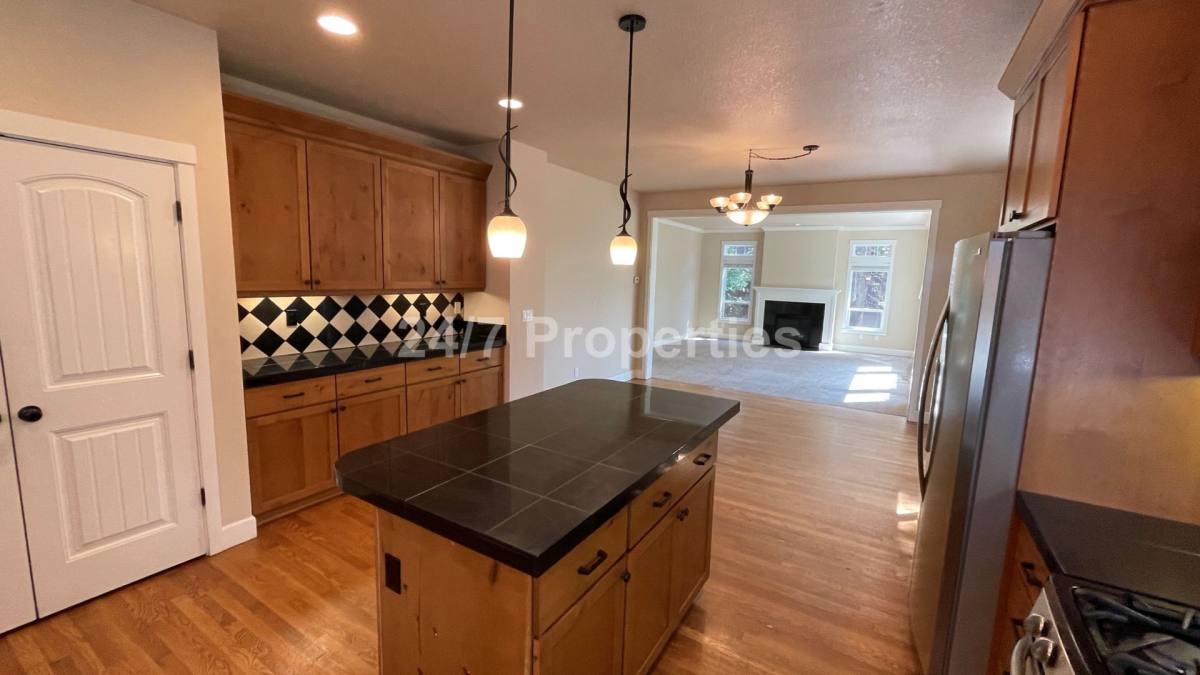 House for rent at 16225 SE Pinot Rd, Portland, OR 97267