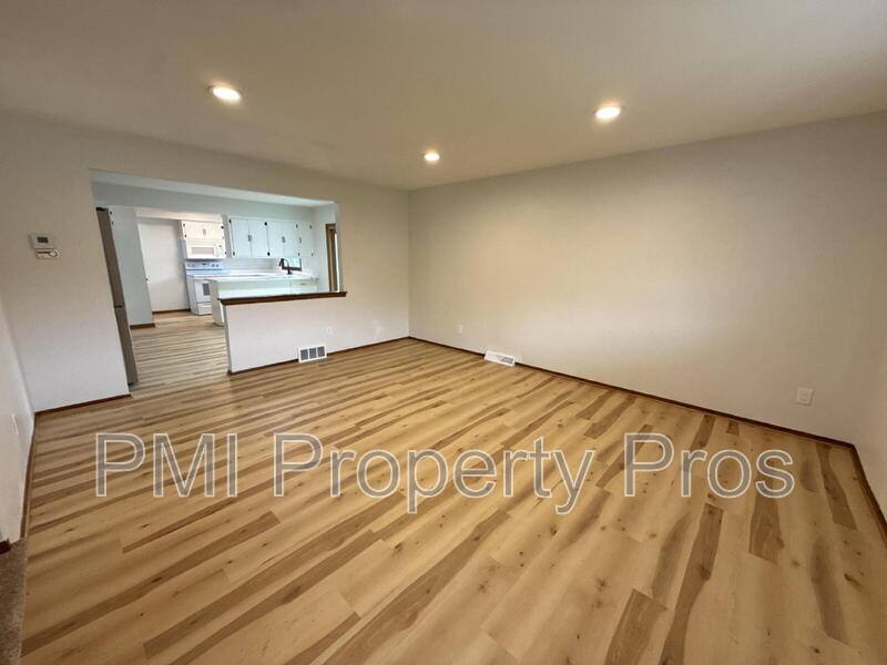 Condo for rent at 8150 S 88th St, Franklin, WI 53132