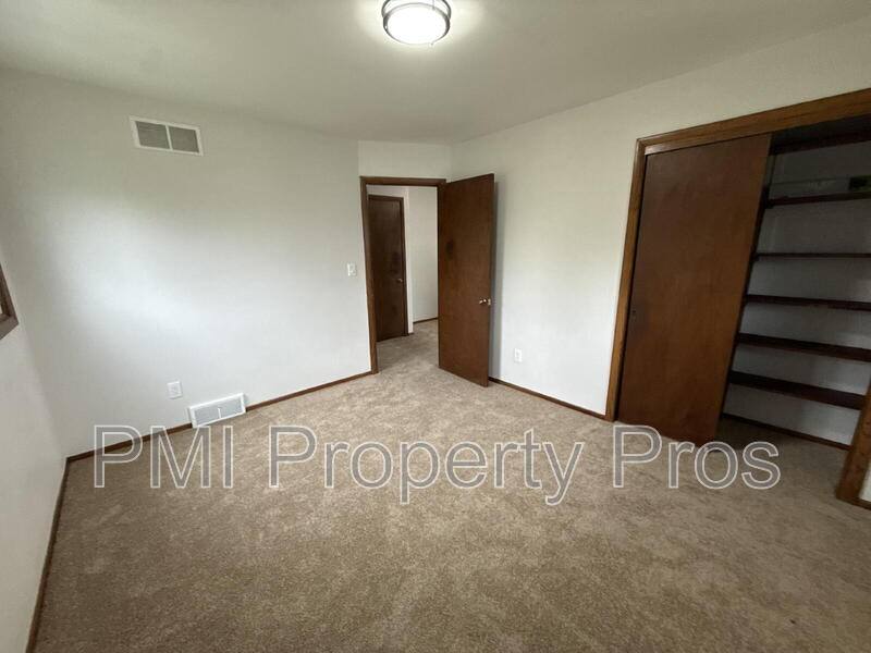 Condo for rent at 8148 S 88th St, Franklin, WI 53132