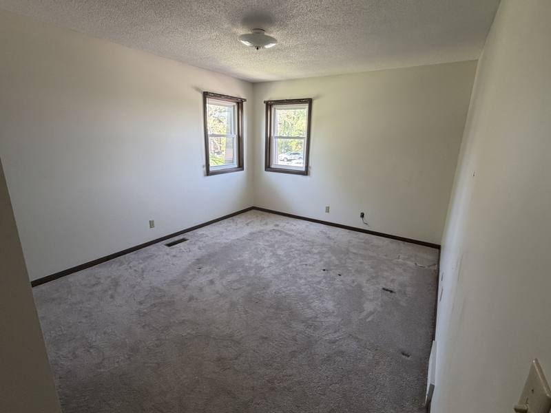 Apartment for rent at 524 Breezy Point Dr #3, Clinton, IA 52732