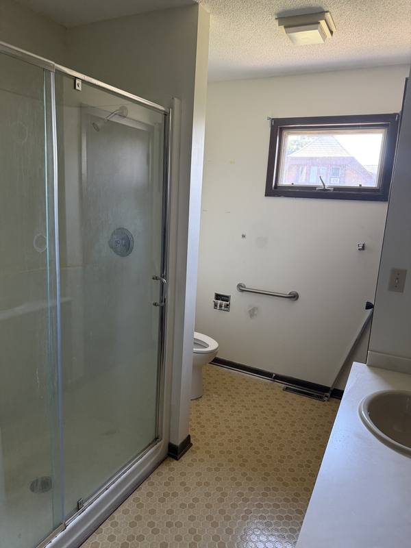 Apartment for rent at 524 Breezy Point Dr #3, Clinton, IA 52732