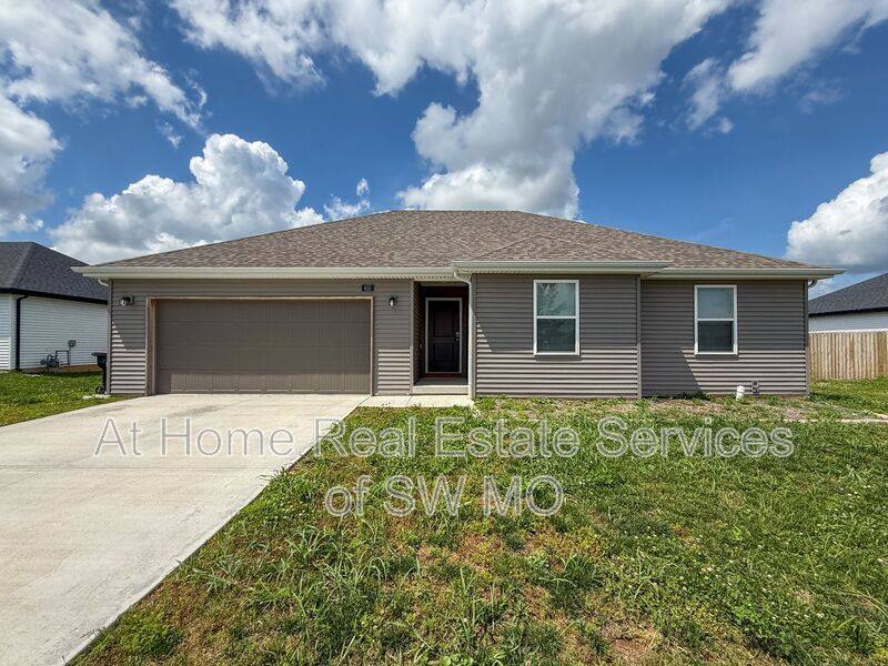 House for rent at 415 W Oak Lawn St, Rogersville, MO 65742