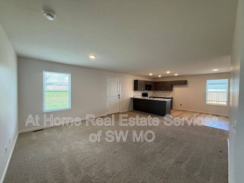 House for rent at 415 W Oak Lawn St, Rogersville, MO 65742