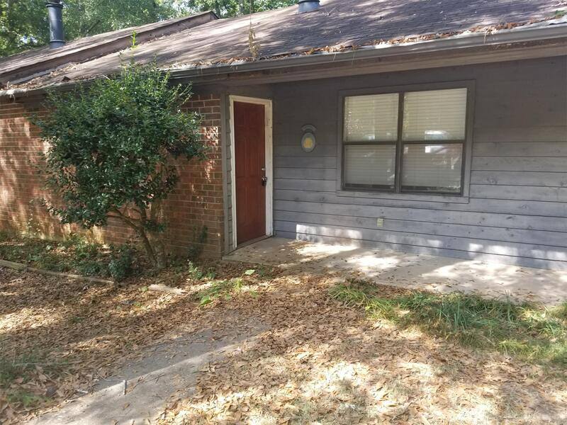 Apartment for rent at 1060 1062 Sourwood Court, Athens, GA 30606